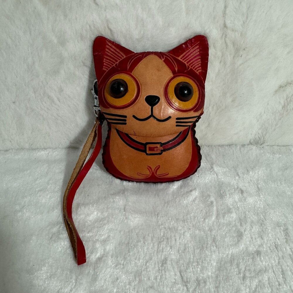 Hand Tooled Cat-Shaped Leather Coin Purse Wristlet Strap Zipper Closure Big Eyes